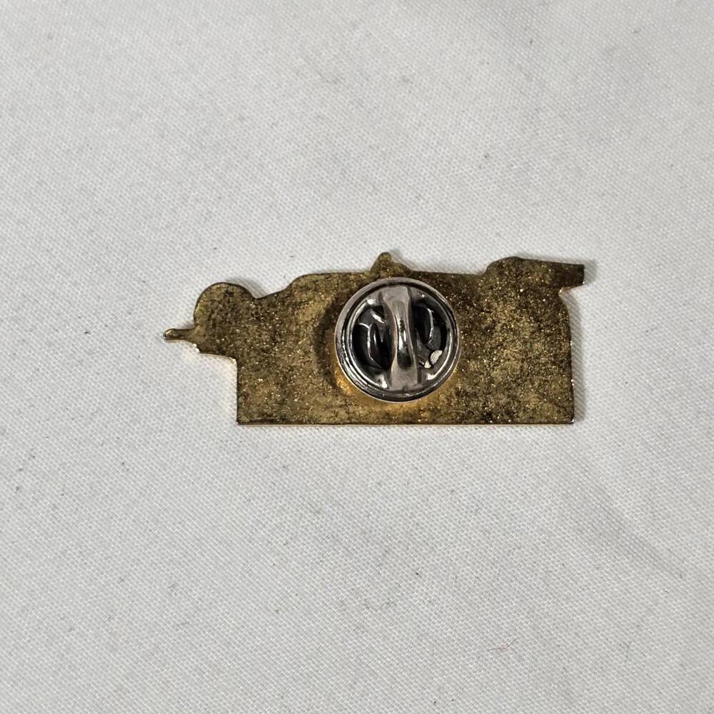 Danny Sullivan #1 Miller High Life PC-12 Penske Racing Collector Lapel Pin - Picture 3 of 4